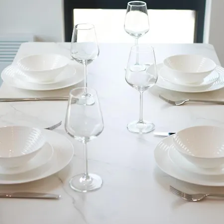 Minster Icona 239 - Free Parking And Gym! *